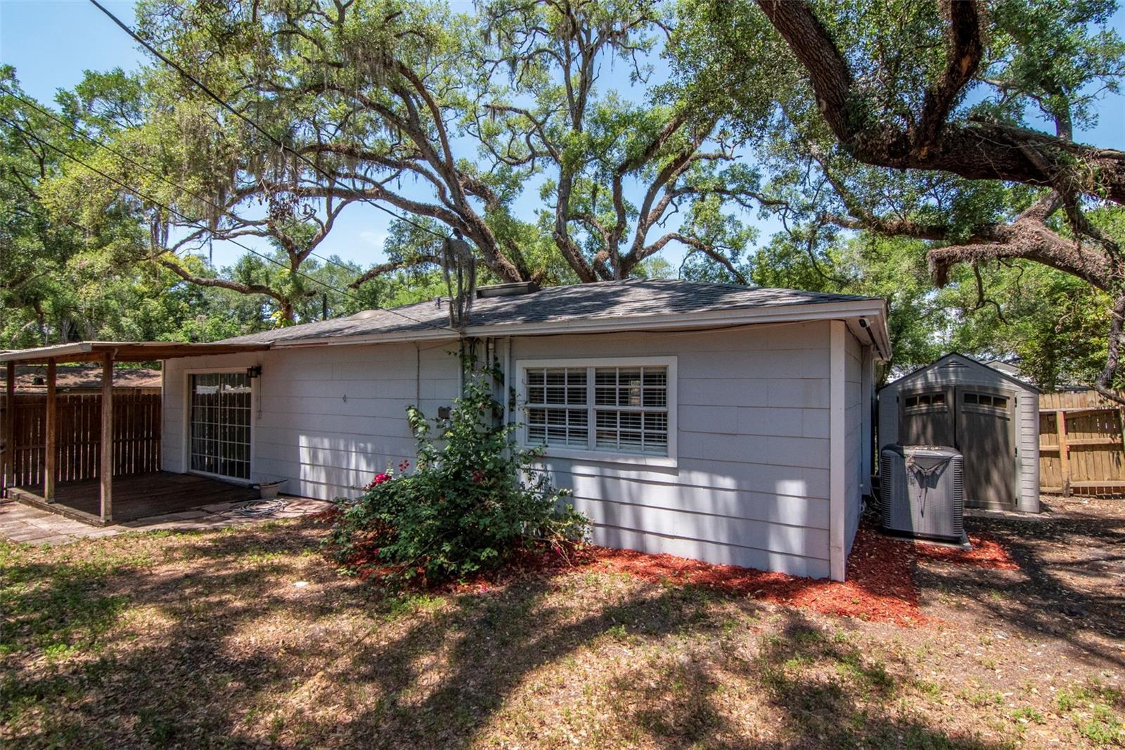 2101 E HOWELL ST, TAMPA, FL, 33610