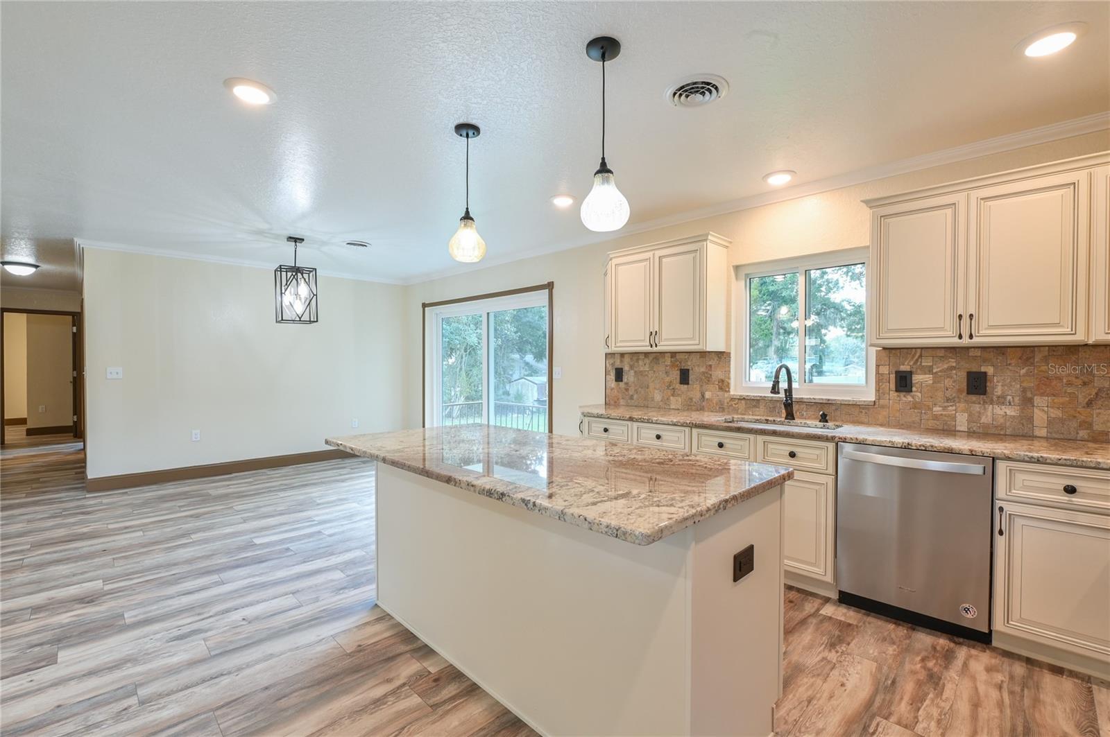 1846 SE LAKE WEIR AVE, OCALA, FL, 34471