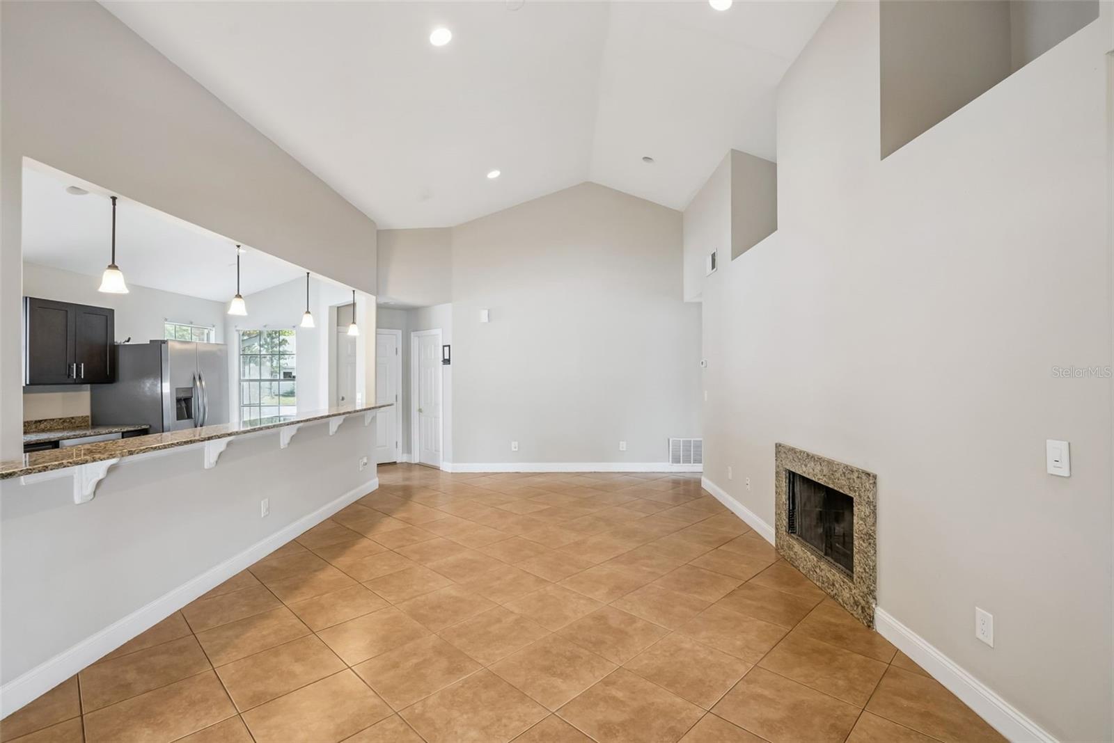 108 EDGEWATER CIR, SANFORD, FL, 32773