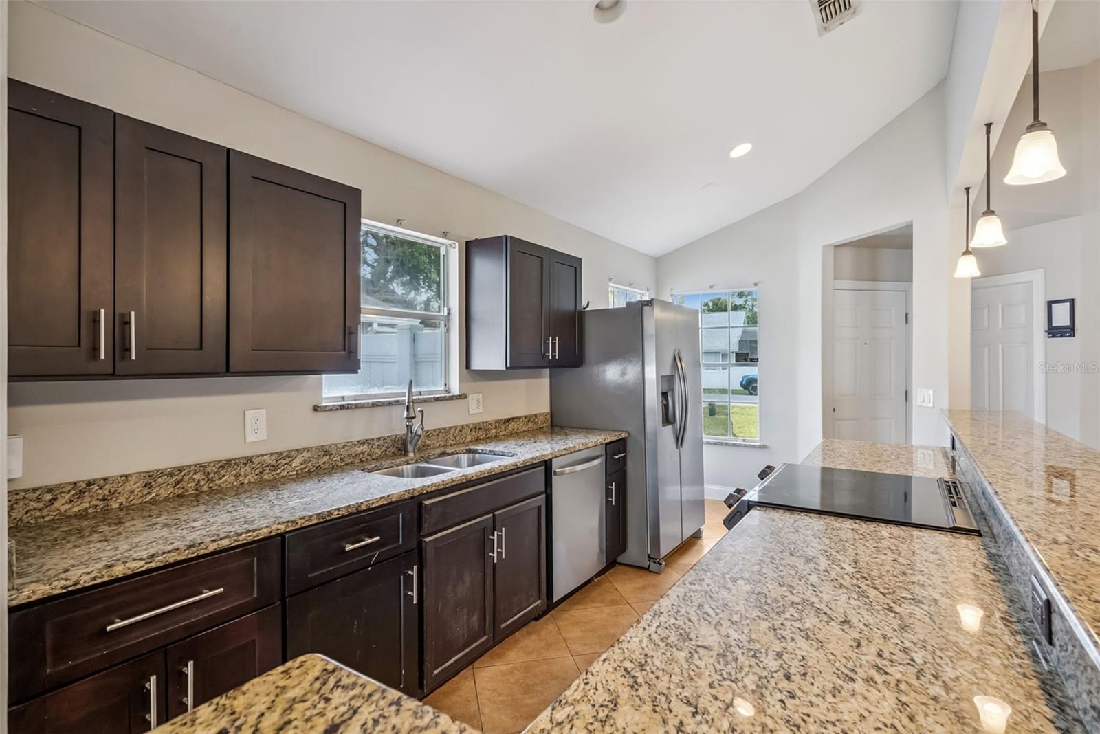 108 EDGEWATER CIR, SANFORD, FL, 32773