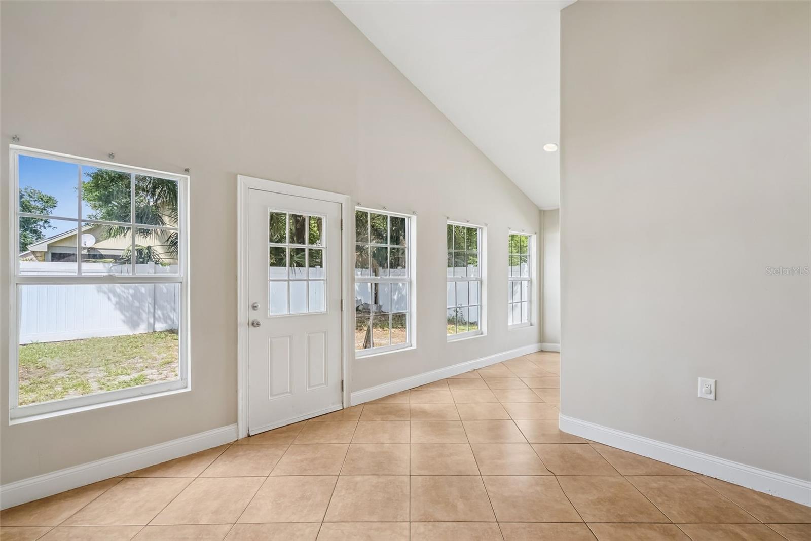 108 EDGEWATER CIR, SANFORD, FL, 32773