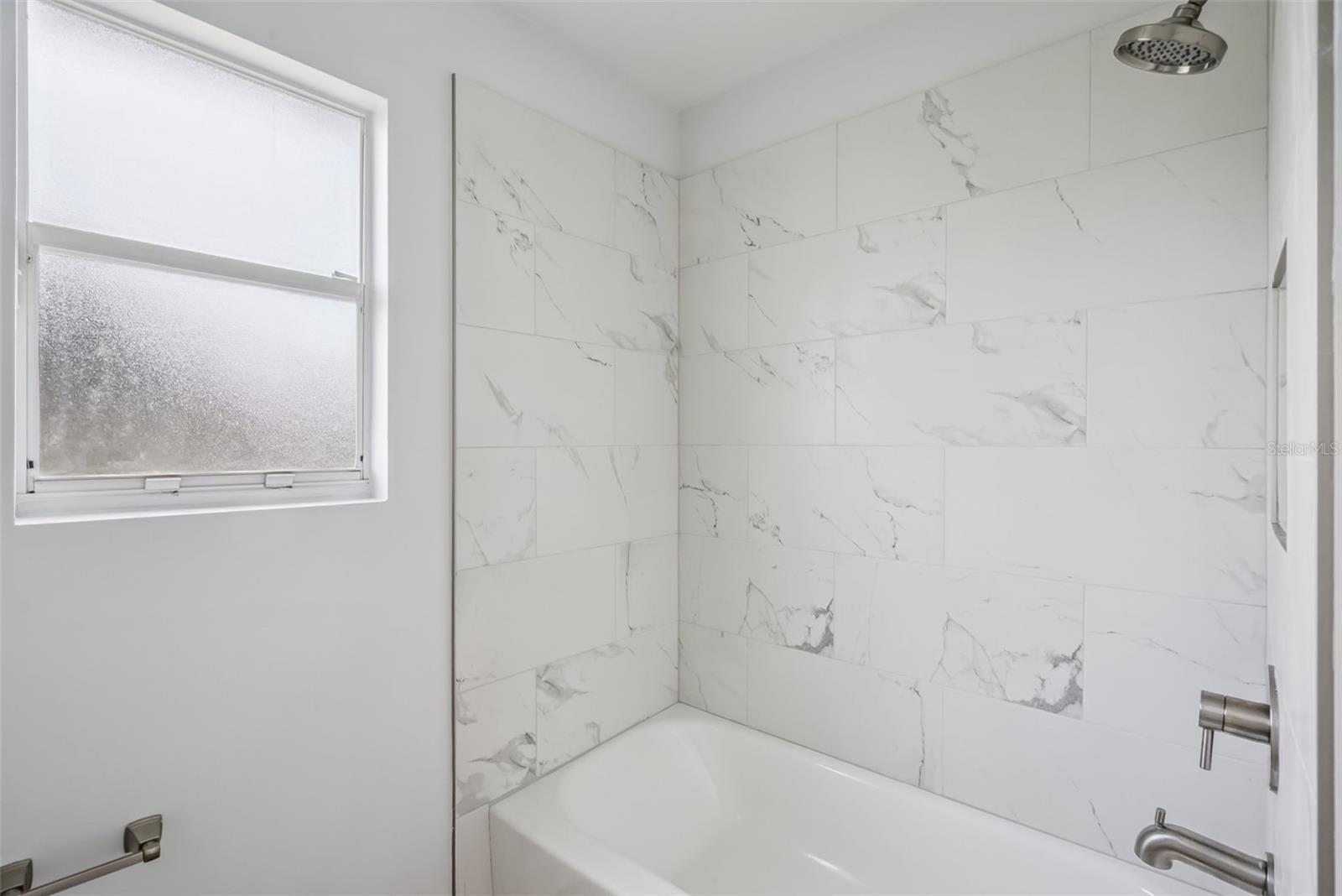 108 EDGEWATER CIR, SANFORD, FL, 32773