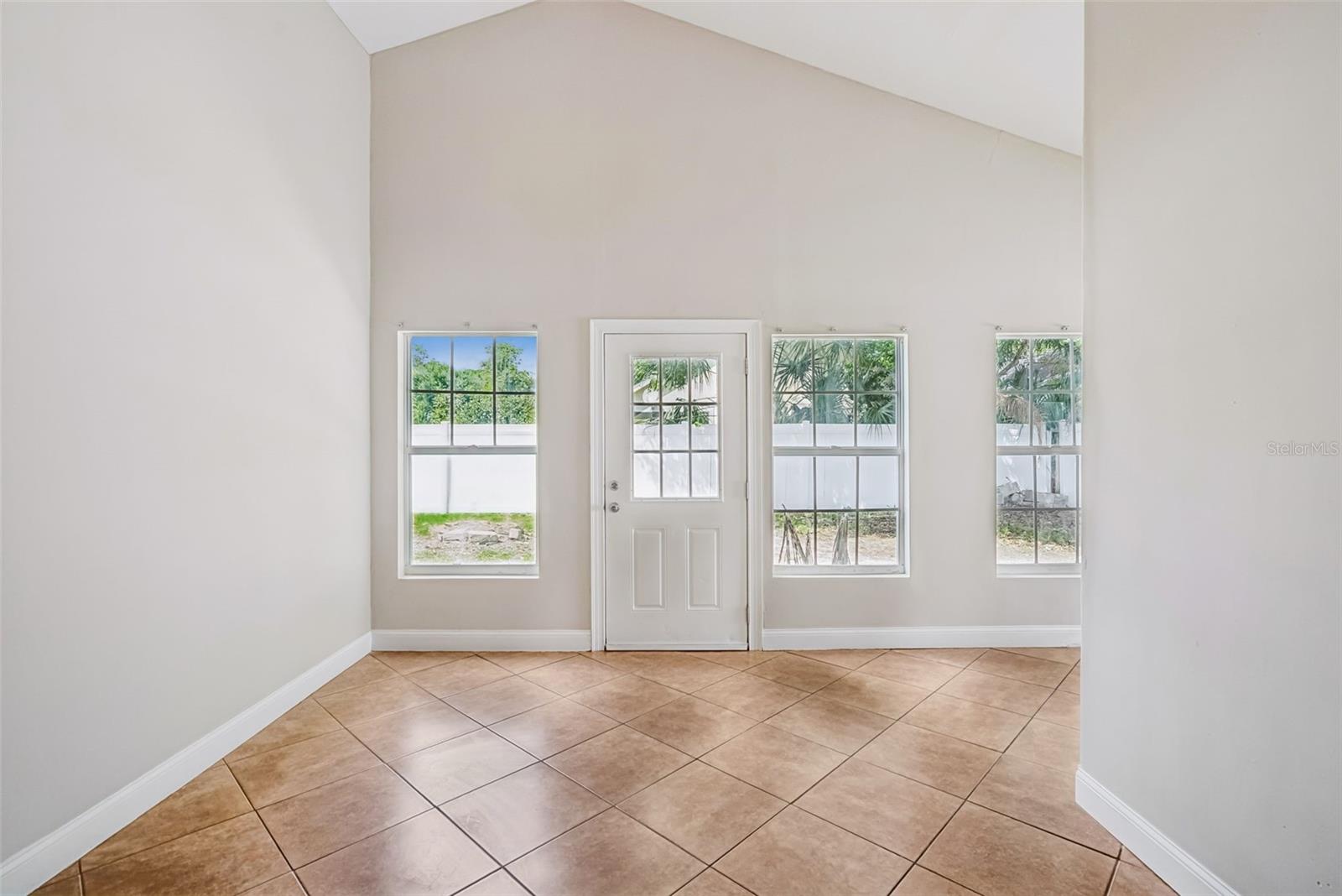 108 EDGEWATER CIR, SANFORD, FL, 32773