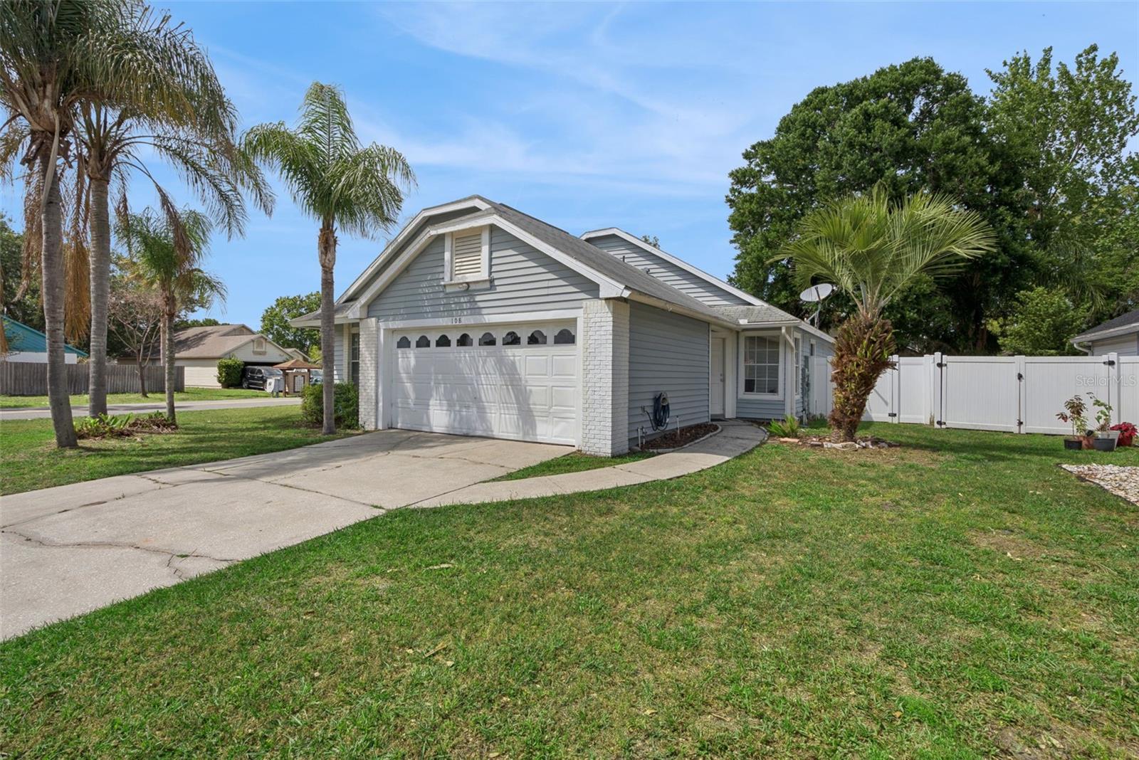 108 EDGEWATER CIR, SANFORD, FL, 32773