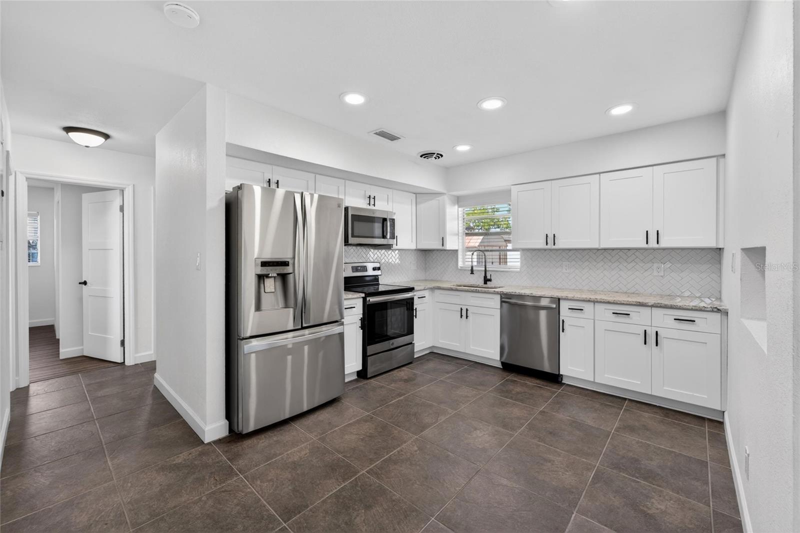 314 COUNTRY CLUB DR, OLDSMAR, FL, 34677