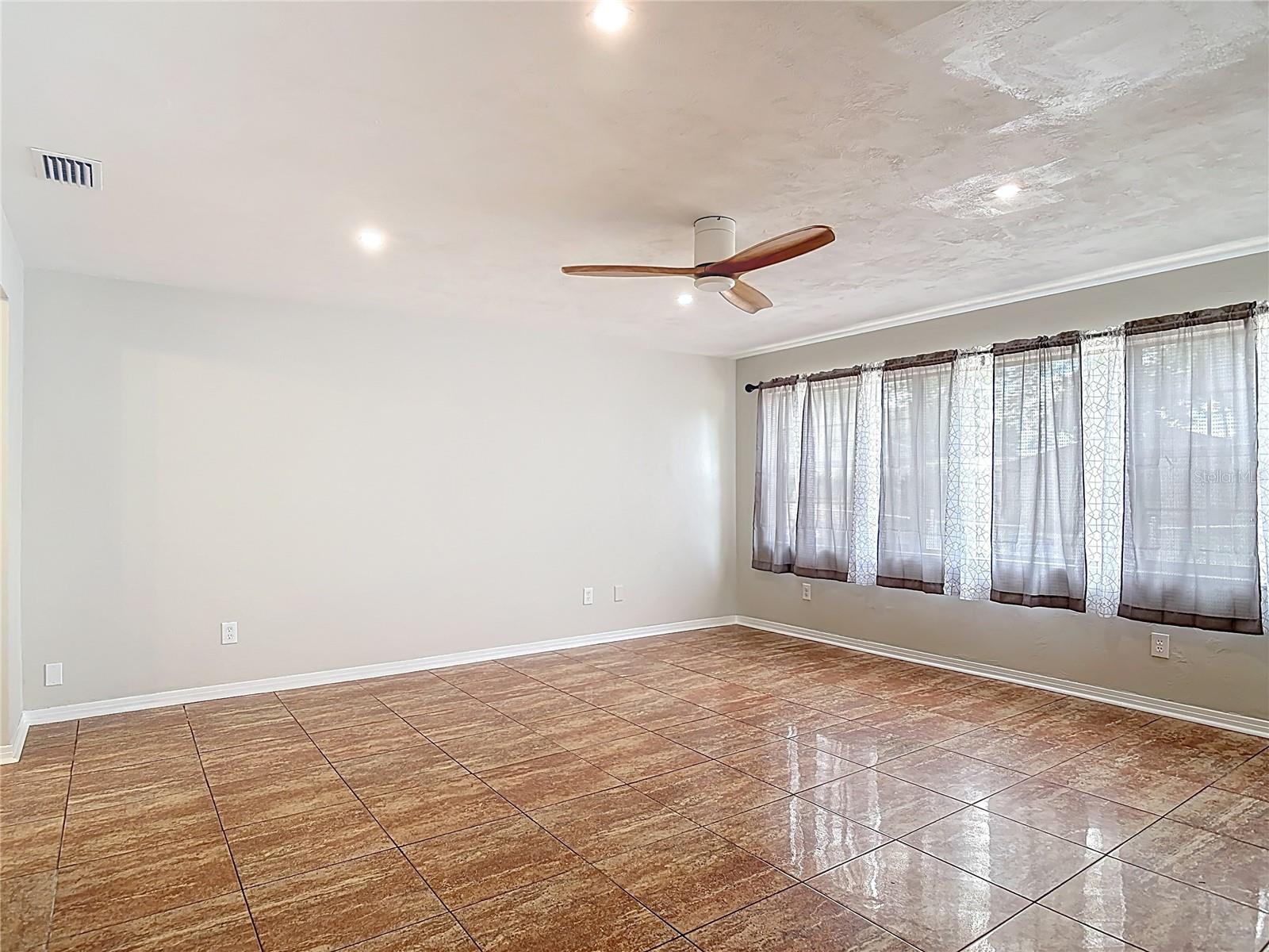 1449 CONTINENTAL DR, DAYTONA BEACH, FL, 32117