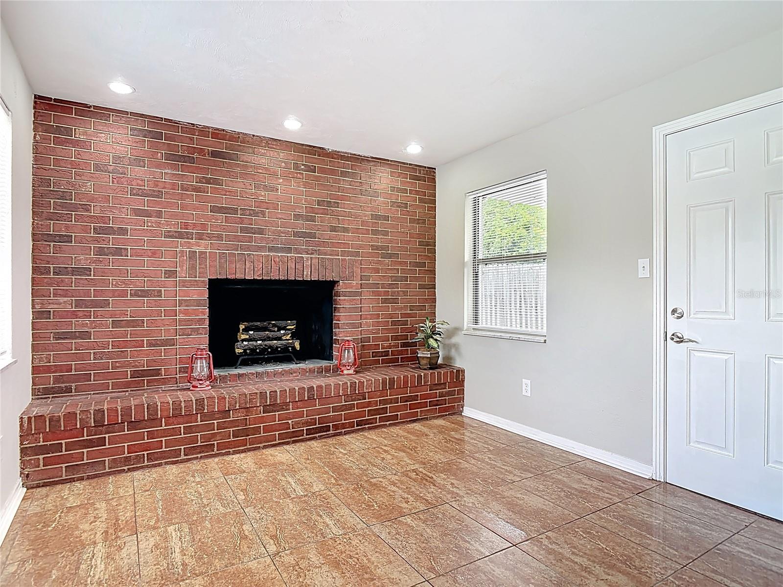 1449 CONTINENTAL DR, DAYTONA BEACH, FL, 32117