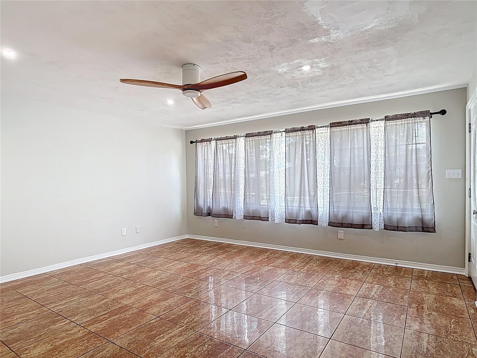 1449 CONTINENTAL DR, DAYTONA BEACH, FL, 32117