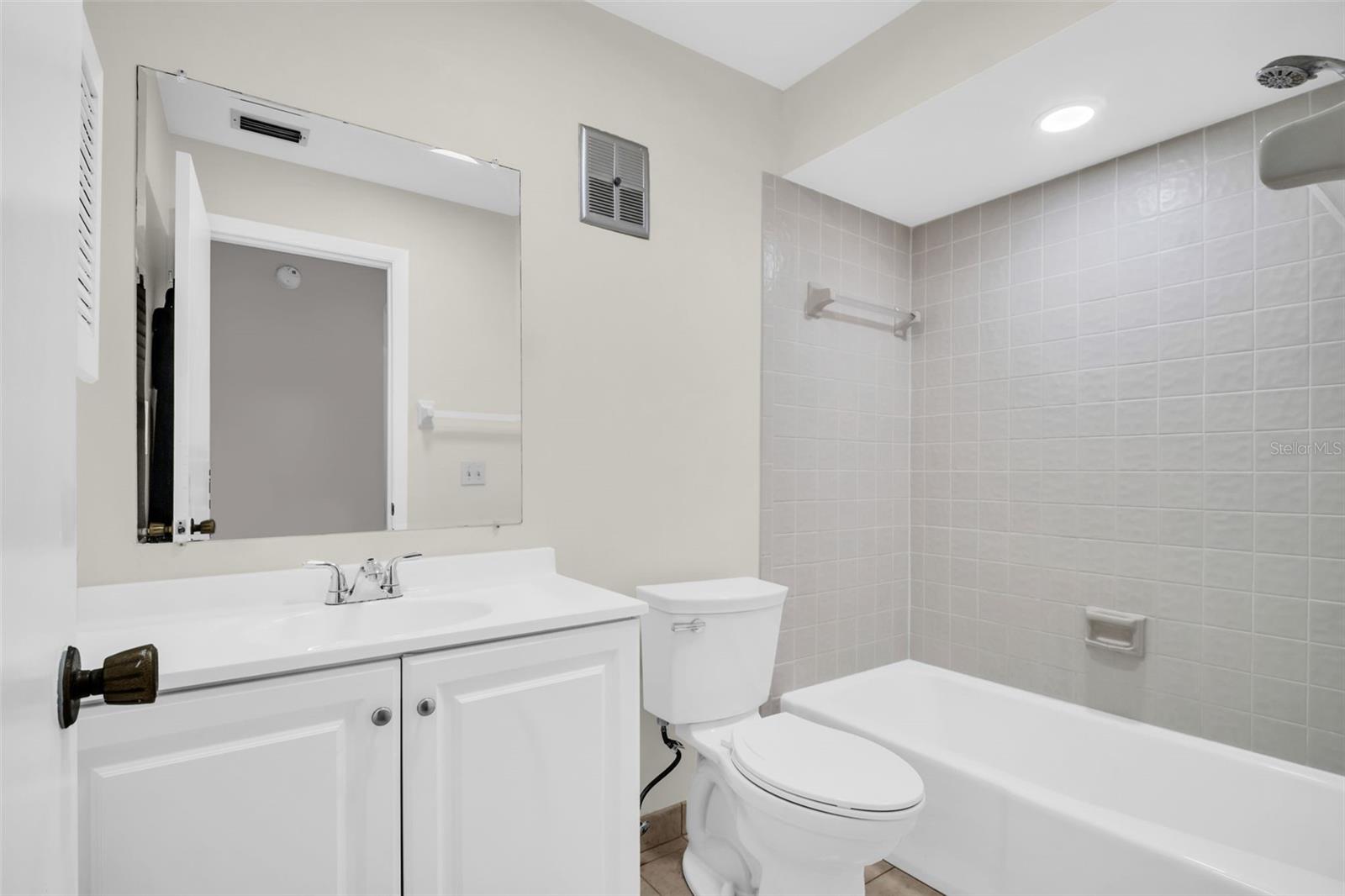 2765 COUNTRYSIDE BLVD #104, CLEARWATER, FL, 33761