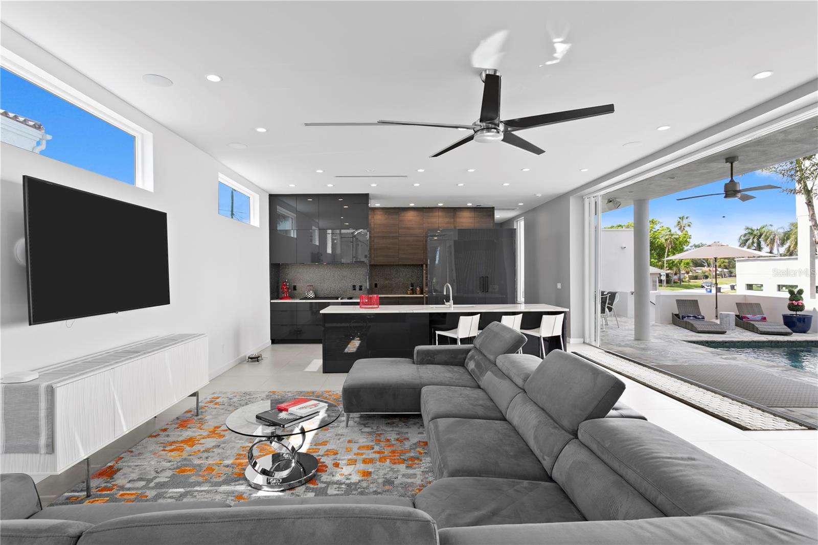 110 PALMERA BLVD NE, ST PETERSBURG, FL, 33704