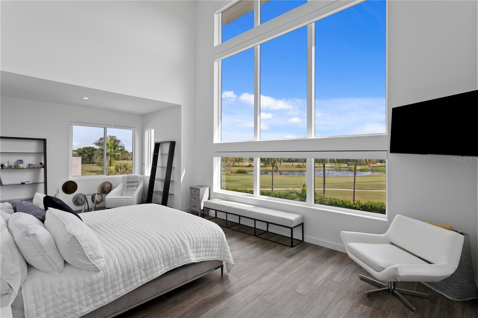 110 PALMERA BLVD NE, ST PETERSBURG, FL, 33704