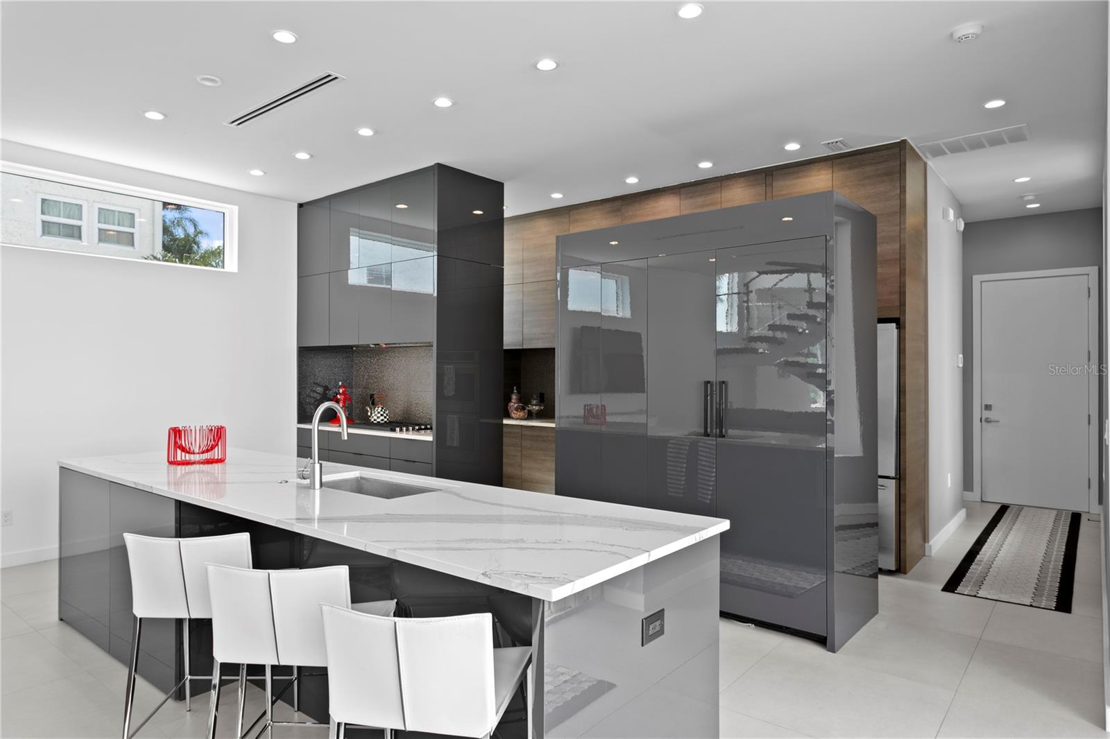 110 PALMERA BLVD NE, ST PETERSBURG, FL, 33704