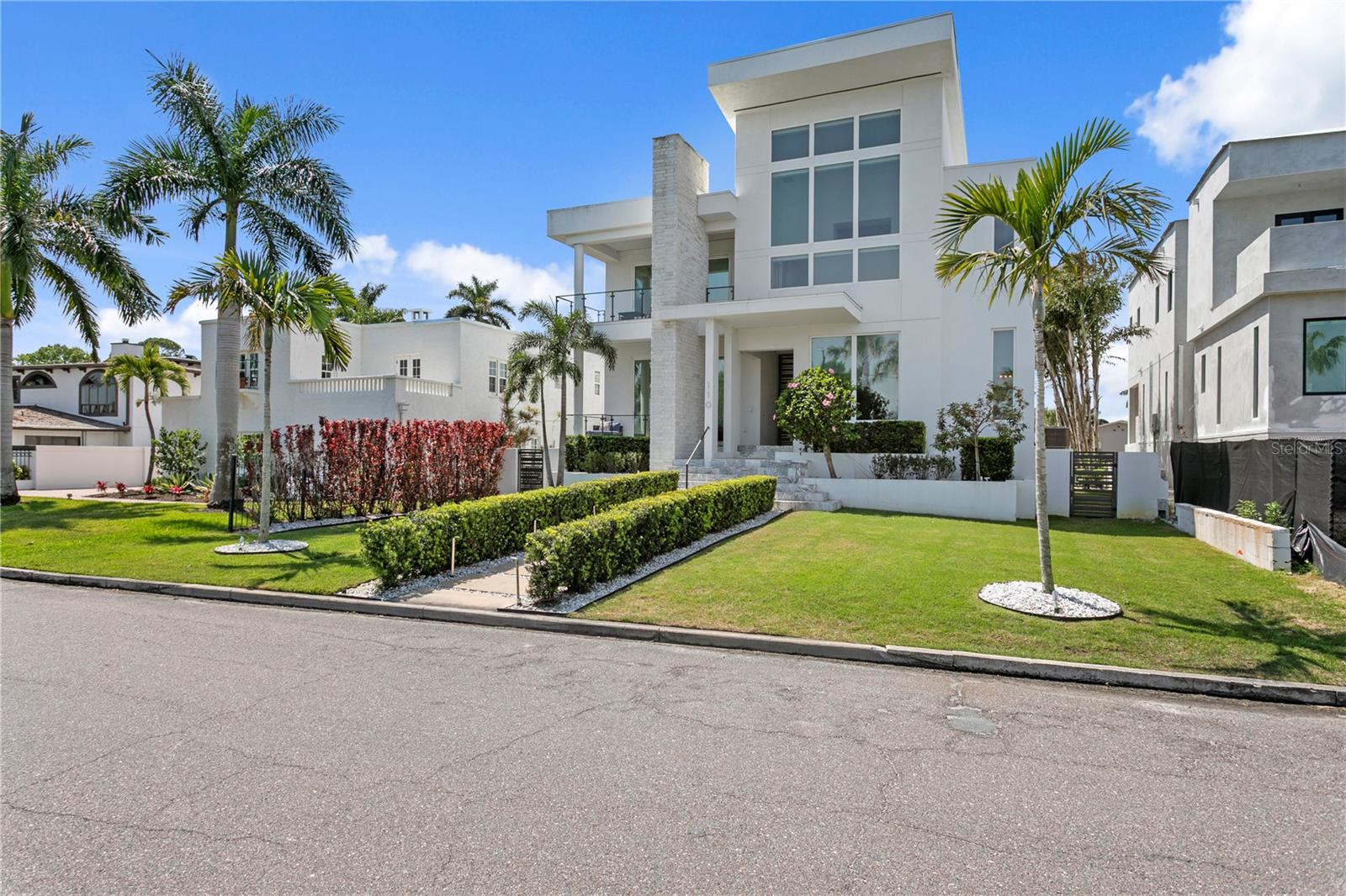 110 PALMERA BLVD NE, ST PETERSBURG, FL, 33704