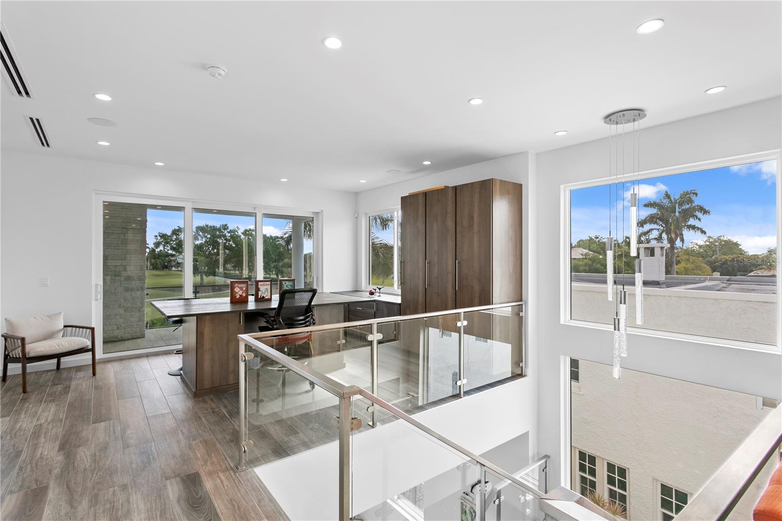 110 PALMERA BLVD NE, ST PETERSBURG, FL, 33704