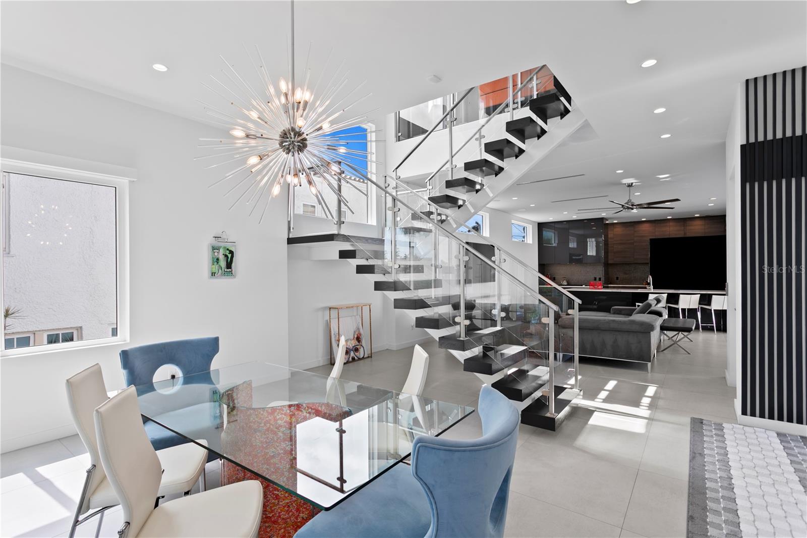 110 PALMERA BLVD NE, ST PETERSBURG, FL, 33704