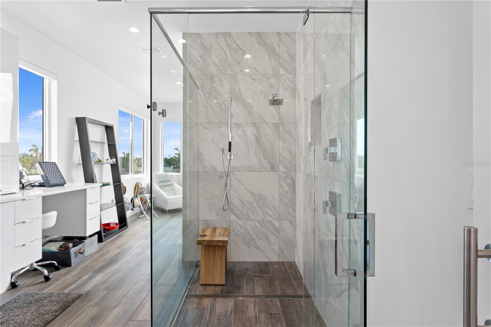 110 PALMERA BLVD NE, ST PETERSBURG, FL, 33704