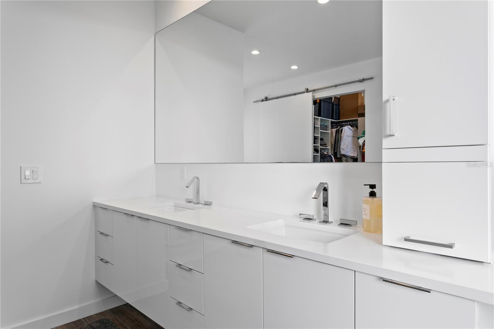 110 PALMERA BLVD NE, ST PETERSBURG, FL, 33704