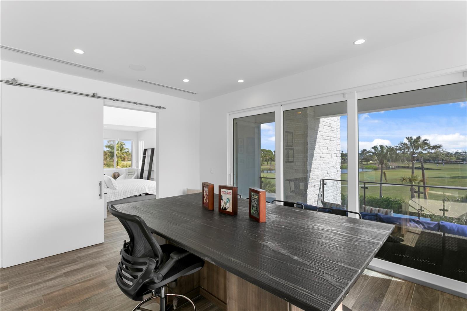 110 PALMERA BLVD NE, ST PETERSBURG, FL, 33704