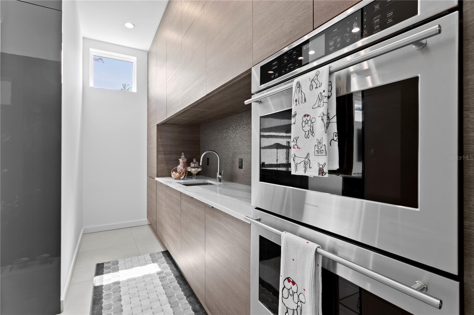 110 PALMERA BLVD NE, ST PETERSBURG, FL, 33704