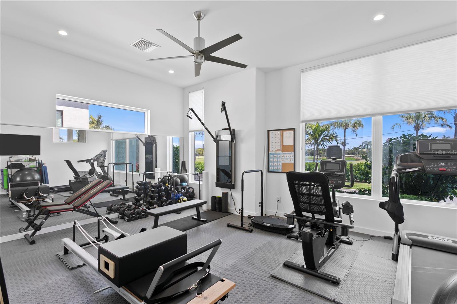 110 PALMERA BLVD NE, ST PETERSBURG, FL, 33704