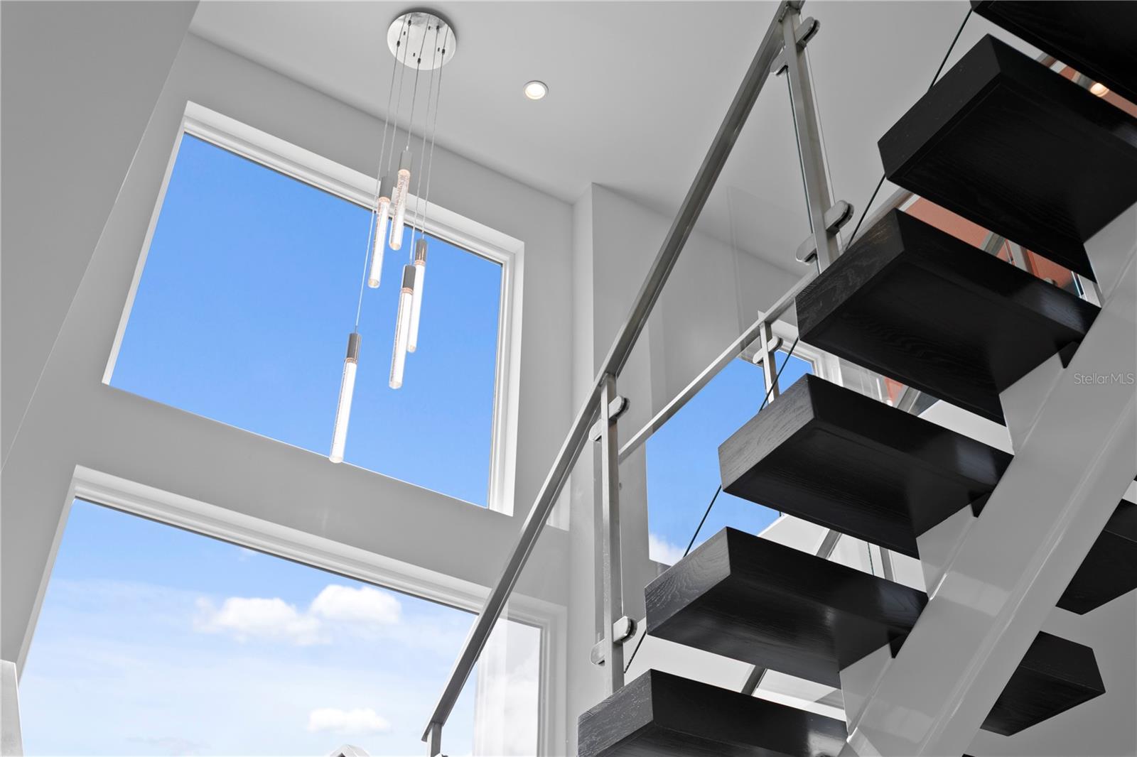 110 PALMERA BLVD NE, ST PETERSBURG, FL, 33704