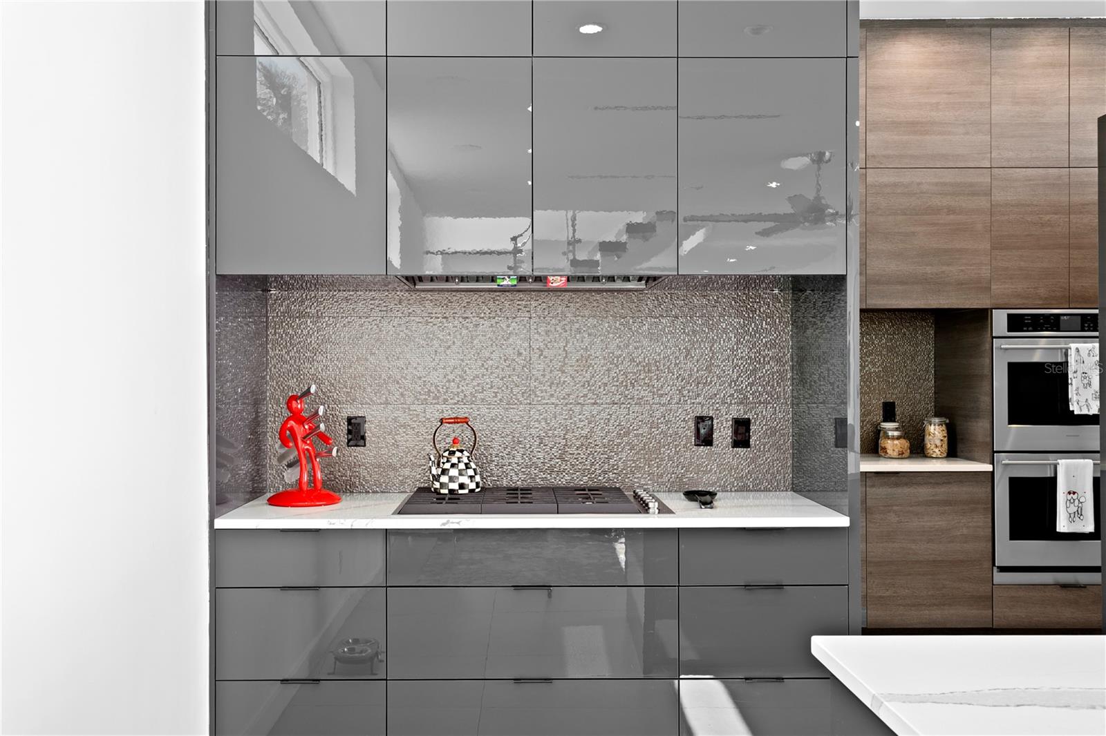 110 PALMERA BLVD NE, ST PETERSBURG, FL, 33704