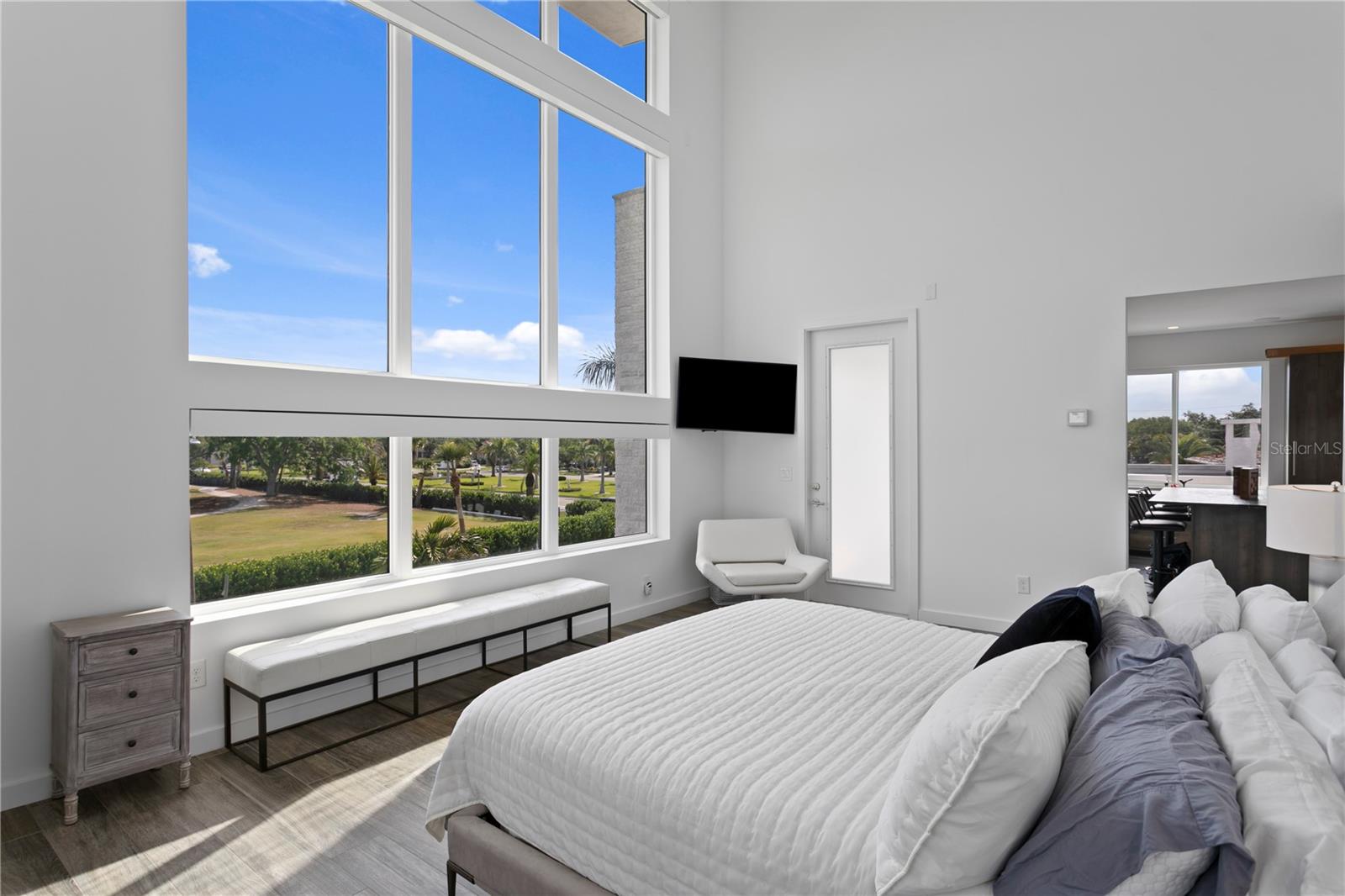 110 PALMERA BLVD NE, ST PETERSBURG, FL, 33704