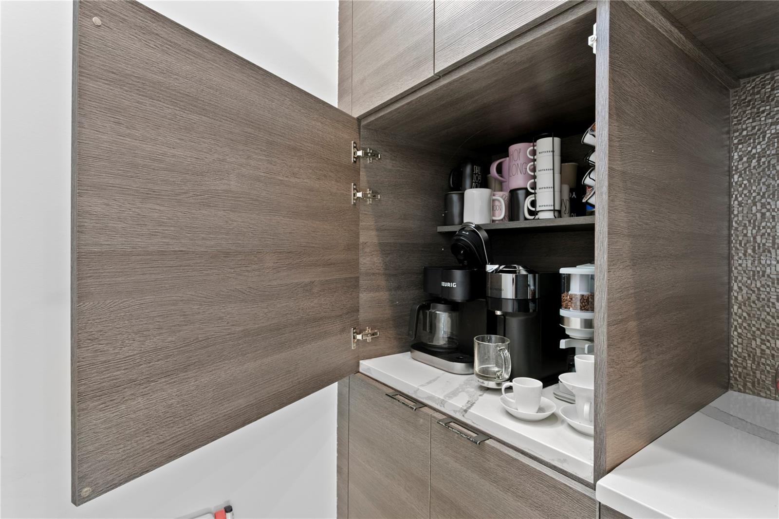 110 PALMERA BLVD NE, ST PETERSBURG, FL, 33704