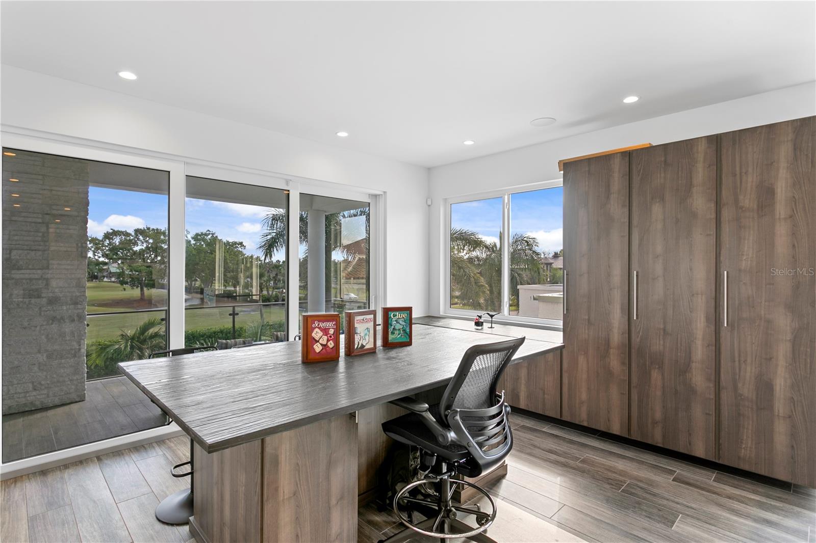 110 PALMERA BLVD NE, ST PETERSBURG, FL, 33704