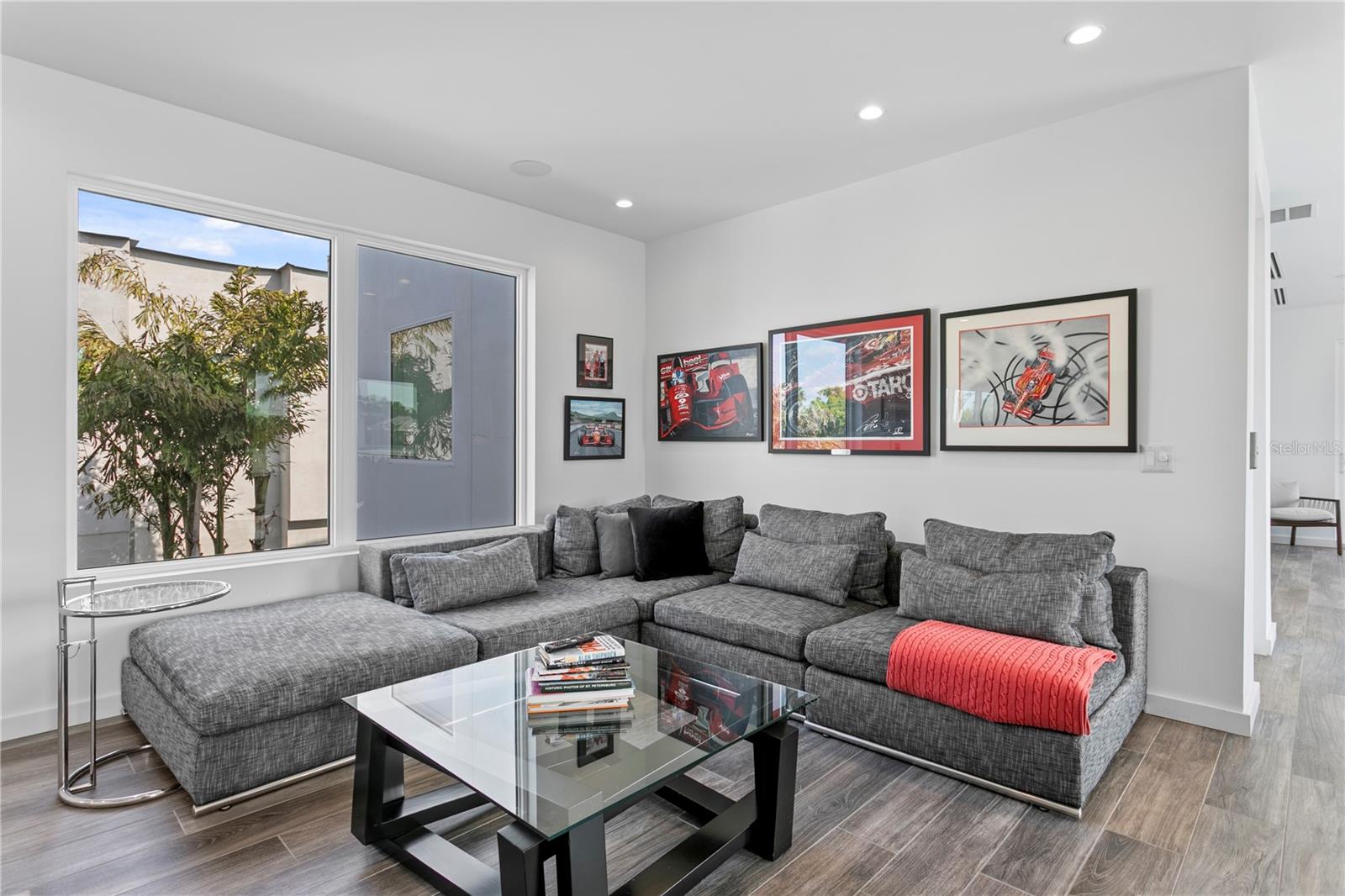 110 PALMERA BLVD NE, ST PETERSBURG, FL, 33704