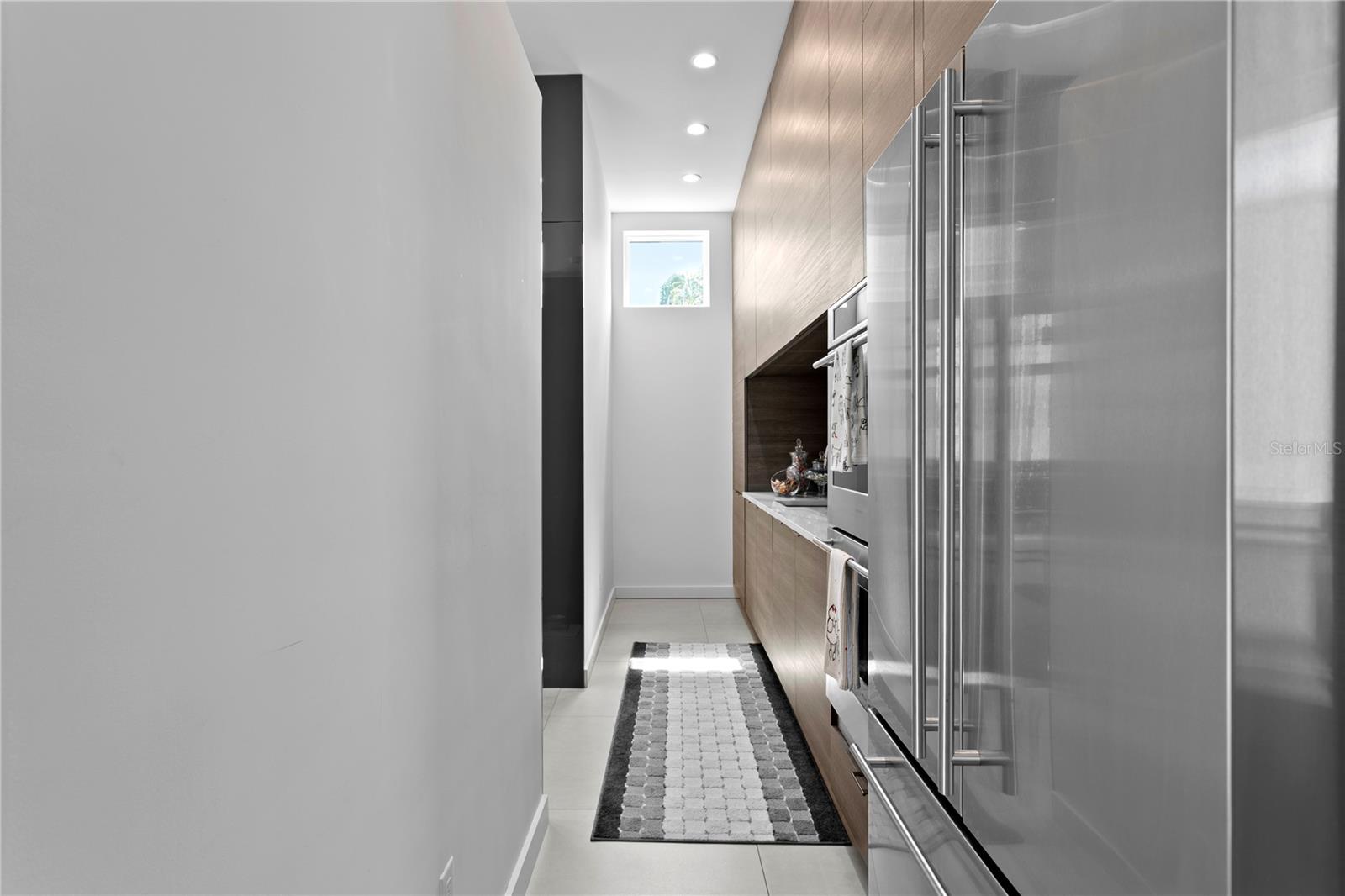 110 PALMERA BLVD NE, ST PETERSBURG, FL, 33704