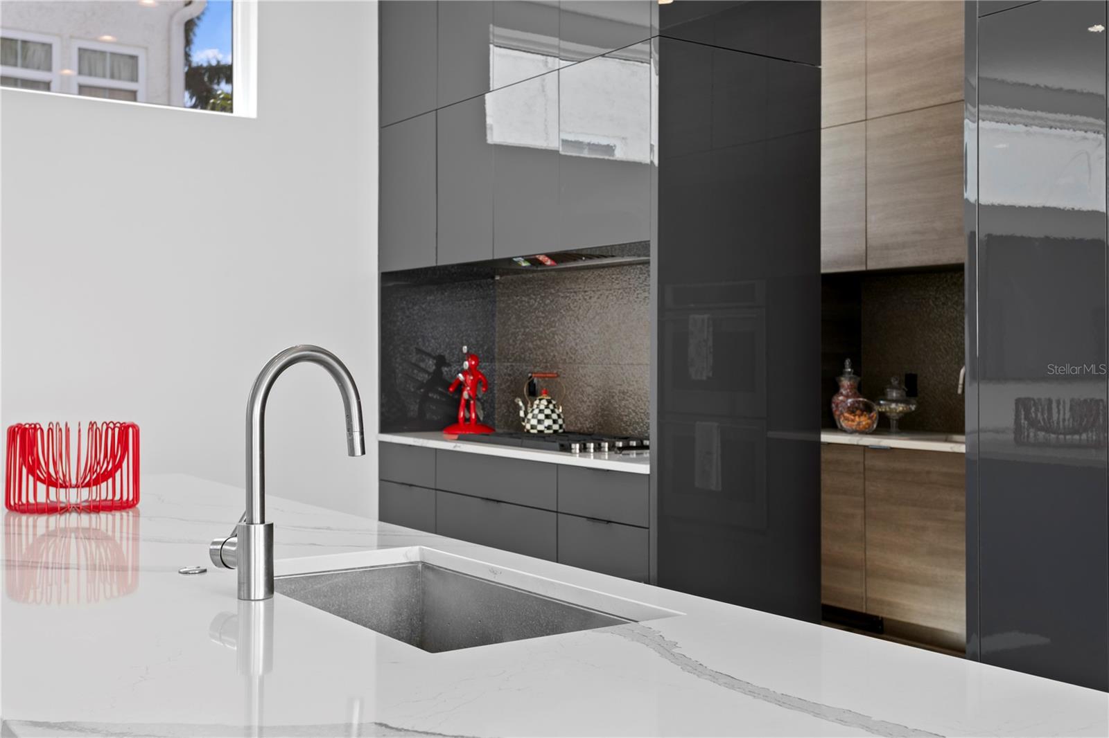 110 PALMERA BLVD NE, ST PETERSBURG, FL, 33704