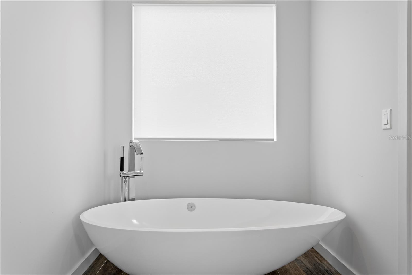 110 PALMERA BLVD NE, ST PETERSBURG, FL, 33704