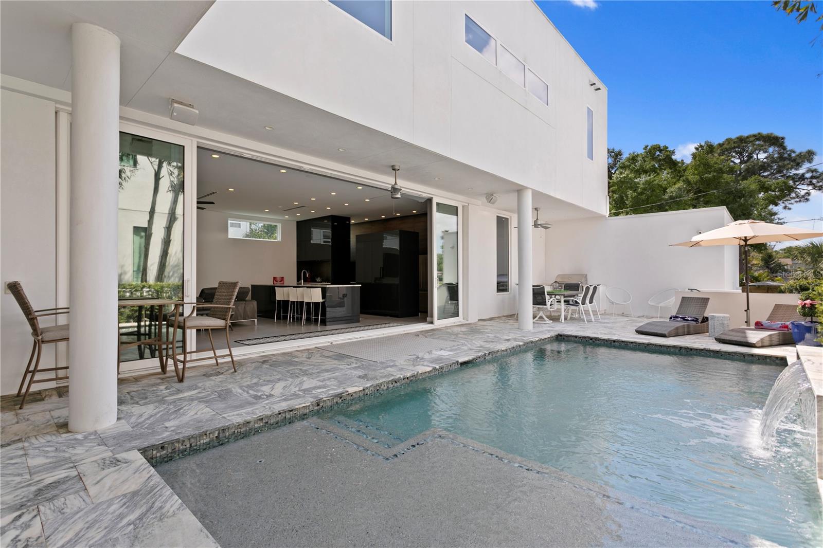 110 PALMERA BLVD NE, ST PETERSBURG, FL, 33704