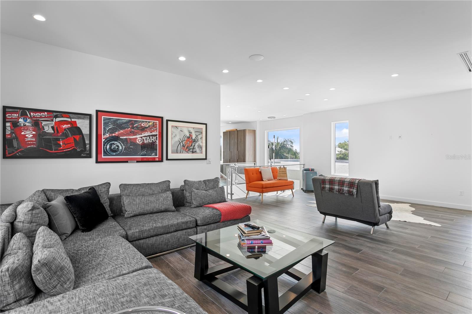 110 PALMERA BLVD NE, ST PETERSBURG, FL, 33704