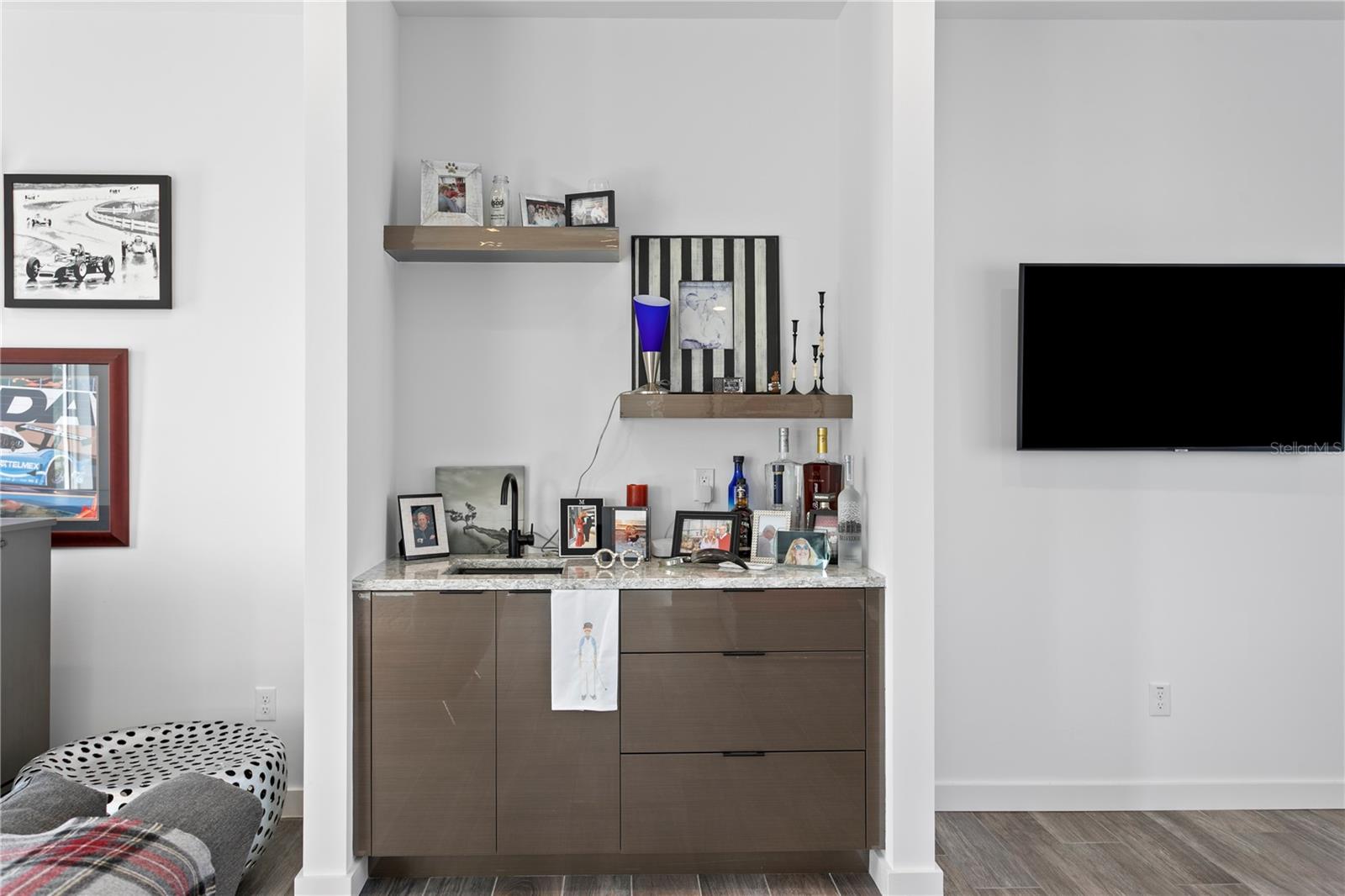 110 PALMERA BLVD NE, ST PETERSBURG, FL, 33704