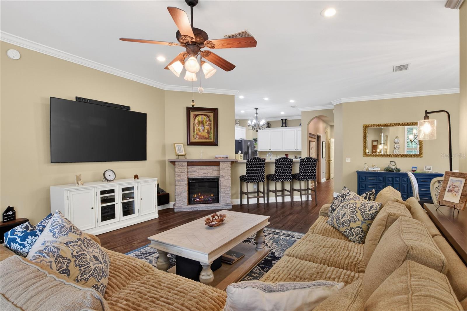 606 GRASSLANDS VILLAGE CIR, LAKELAND, FL, 33803