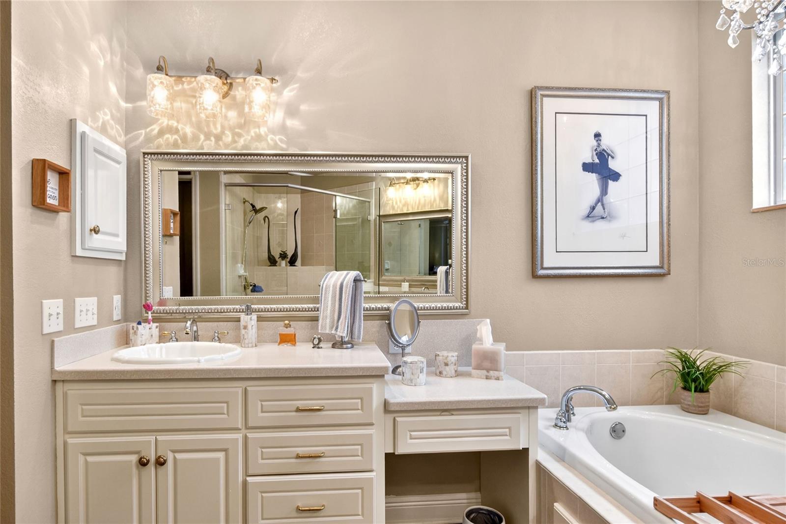 606 GRASSLANDS VILLAGE CIR, LAKELAND, FL, 33803