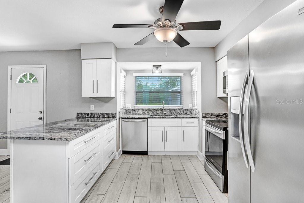 6204 W KNIGHTS GRIFFIN RD, PLANT CITY, FL, 33565