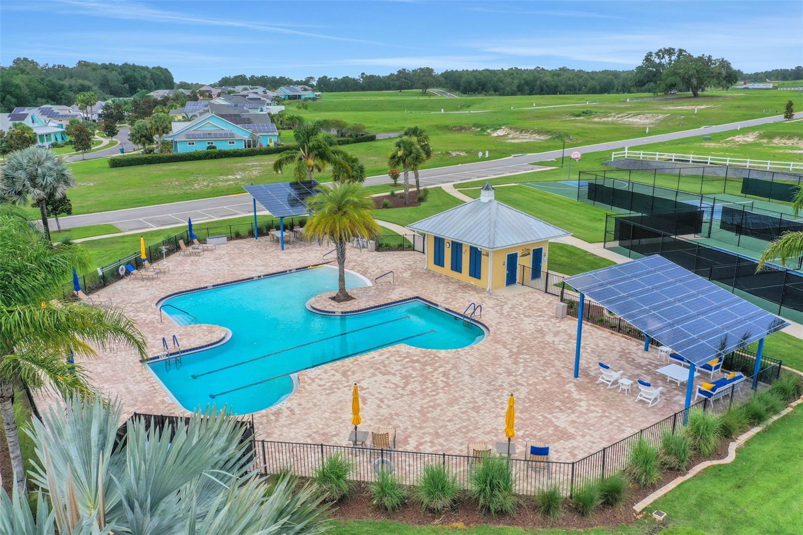 991 FIESTA KEY CIR, LADY LAKE, FL, 32159