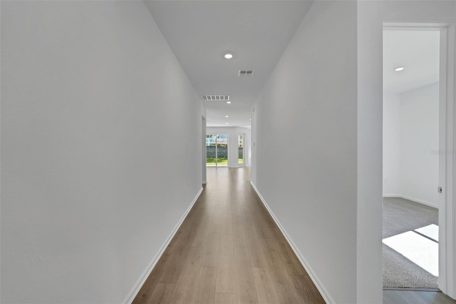 991 FIESTA KEY CIR, LADY LAKE, FL, 32159