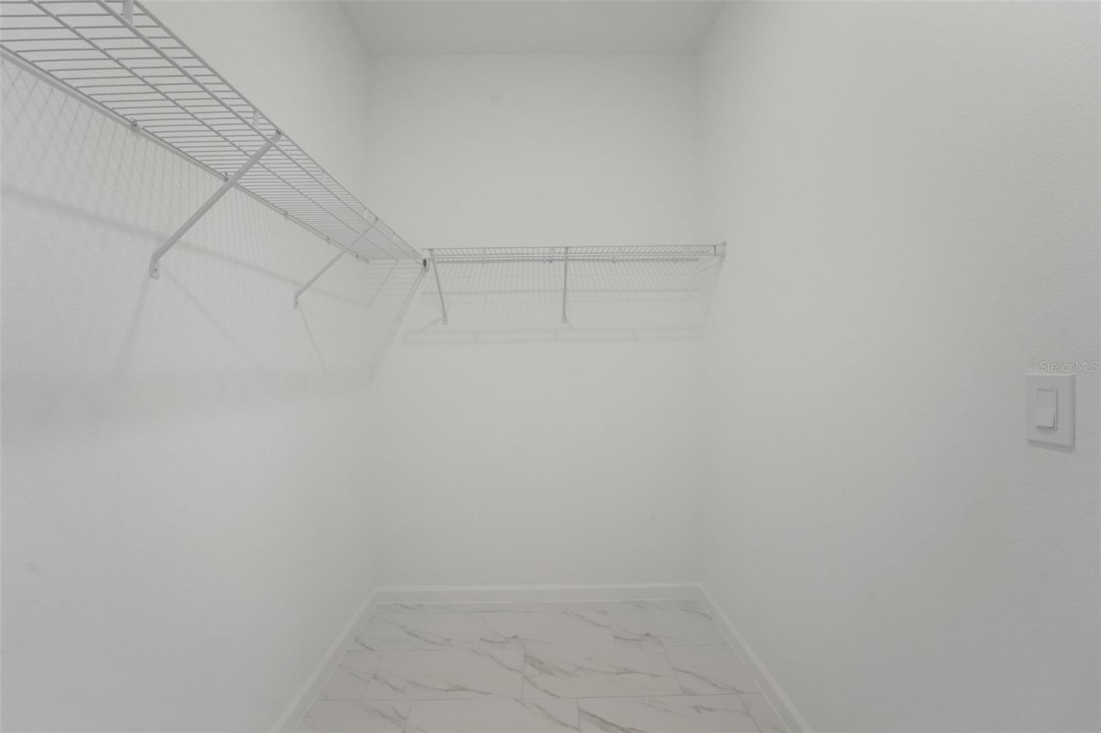 991 FIESTA KEY CIR, LADY LAKE, FL, 32159