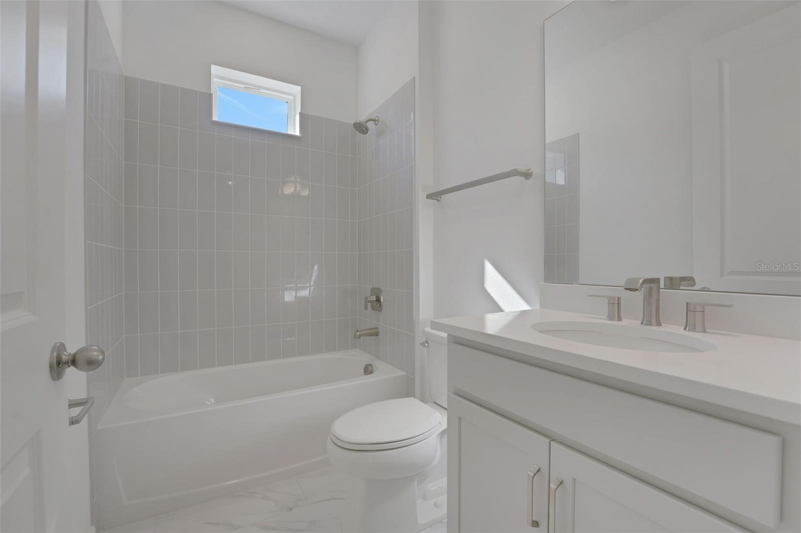 991 FIESTA KEY CIR, LADY LAKE, FL, 32159