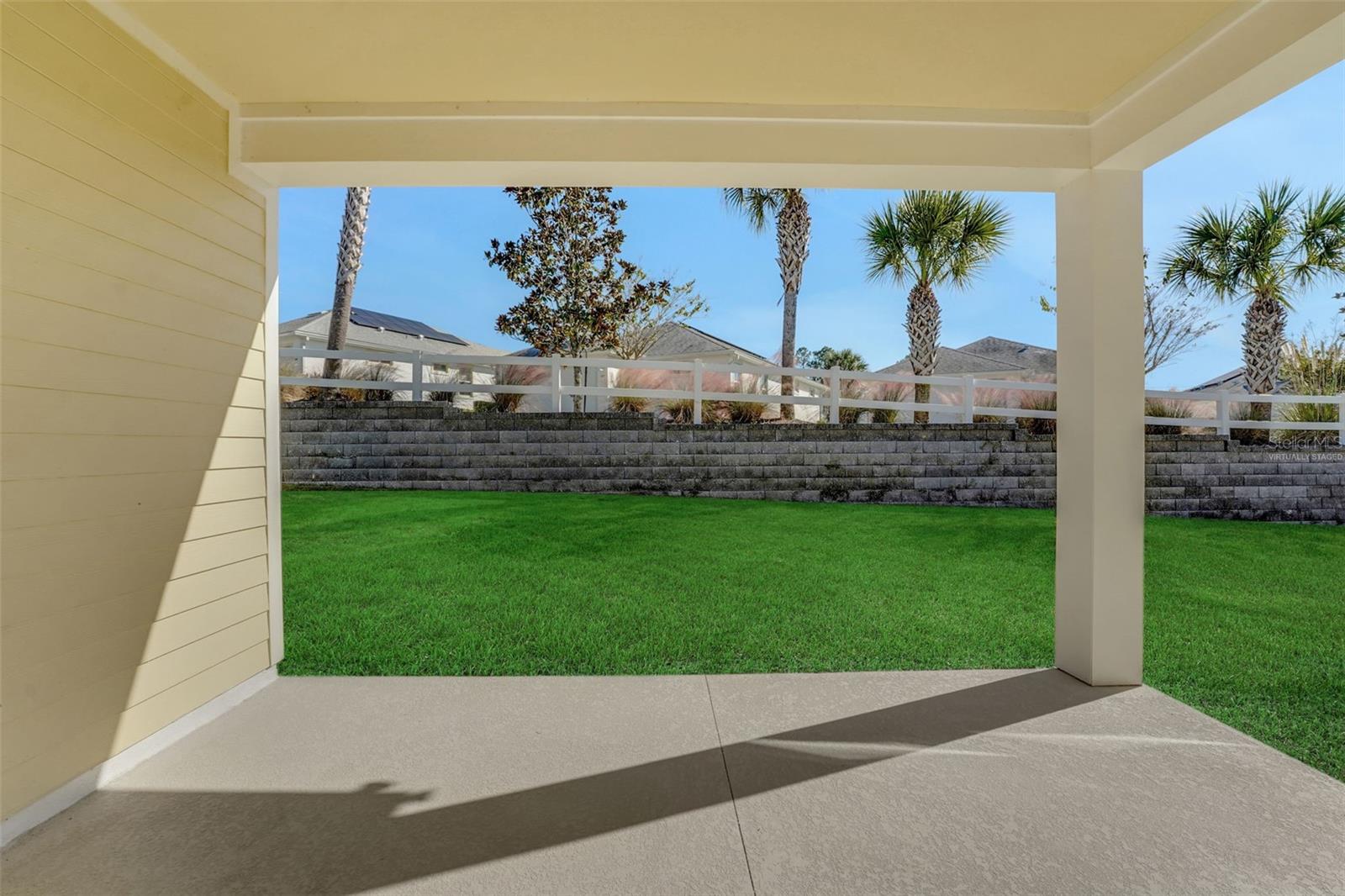 991 FIESTA KEY CIR, LADY LAKE, FL, 32159