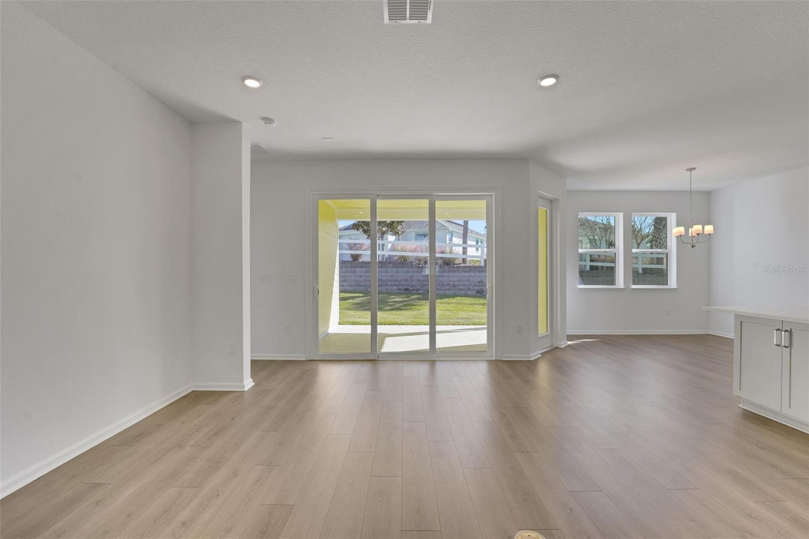 991 FIESTA KEY CIR, LADY LAKE, FL, 32159