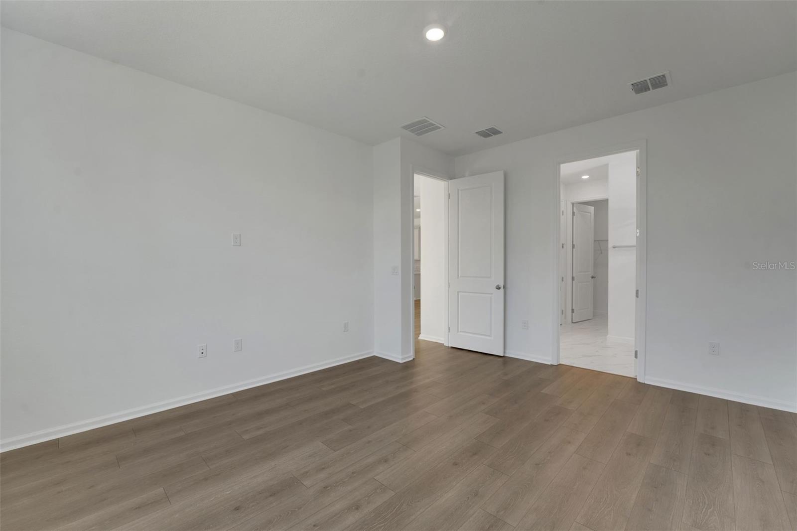 991 FIESTA KEY CIR, LADY LAKE, FL, 32159