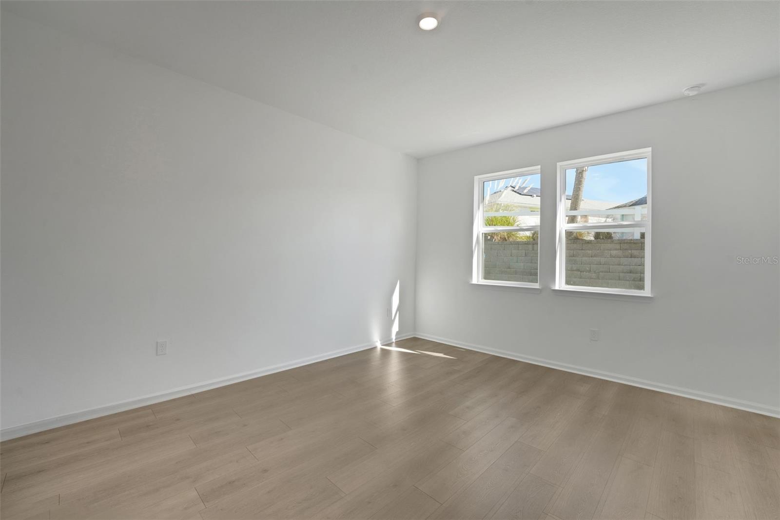 991 FIESTA KEY CIR, LADY LAKE, FL, 32159