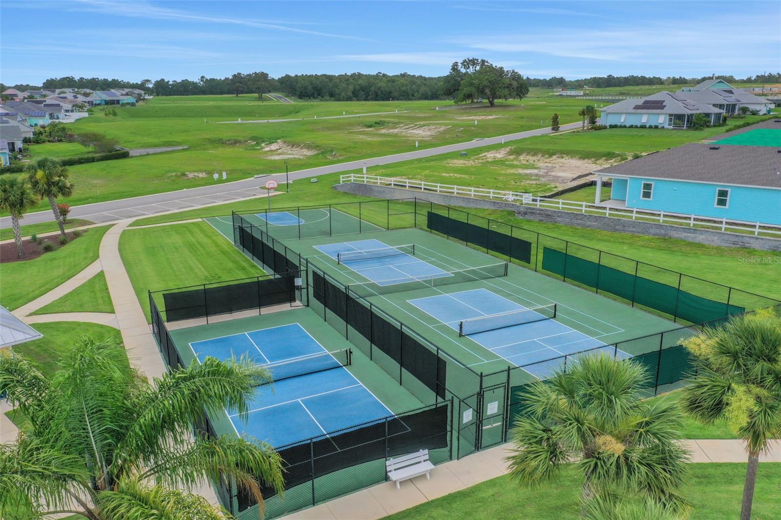 991 FIESTA KEY CIR, LADY LAKE, FL, 32159