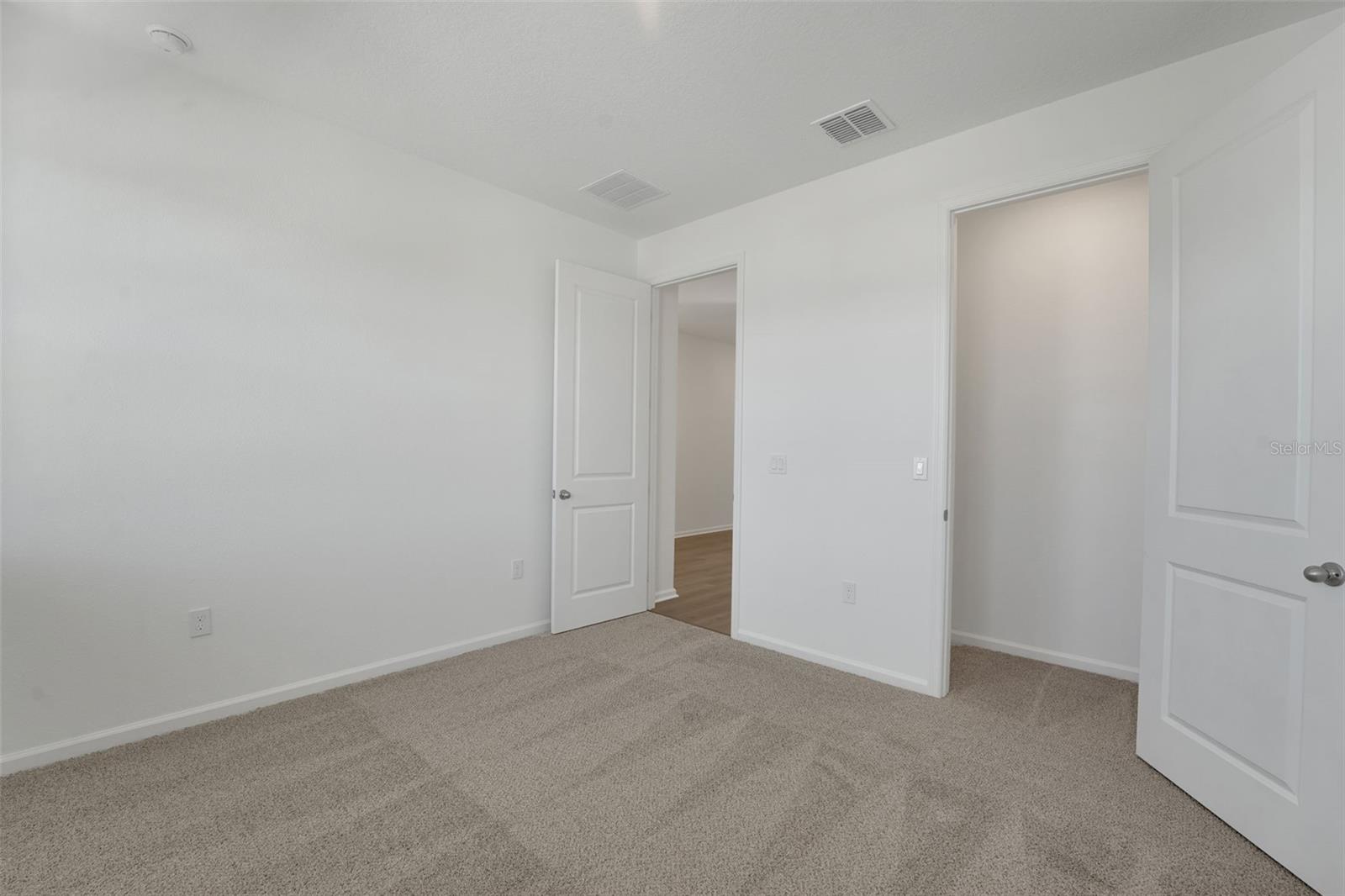 991 FIESTA KEY CIR, LADY LAKE, FL, 32159