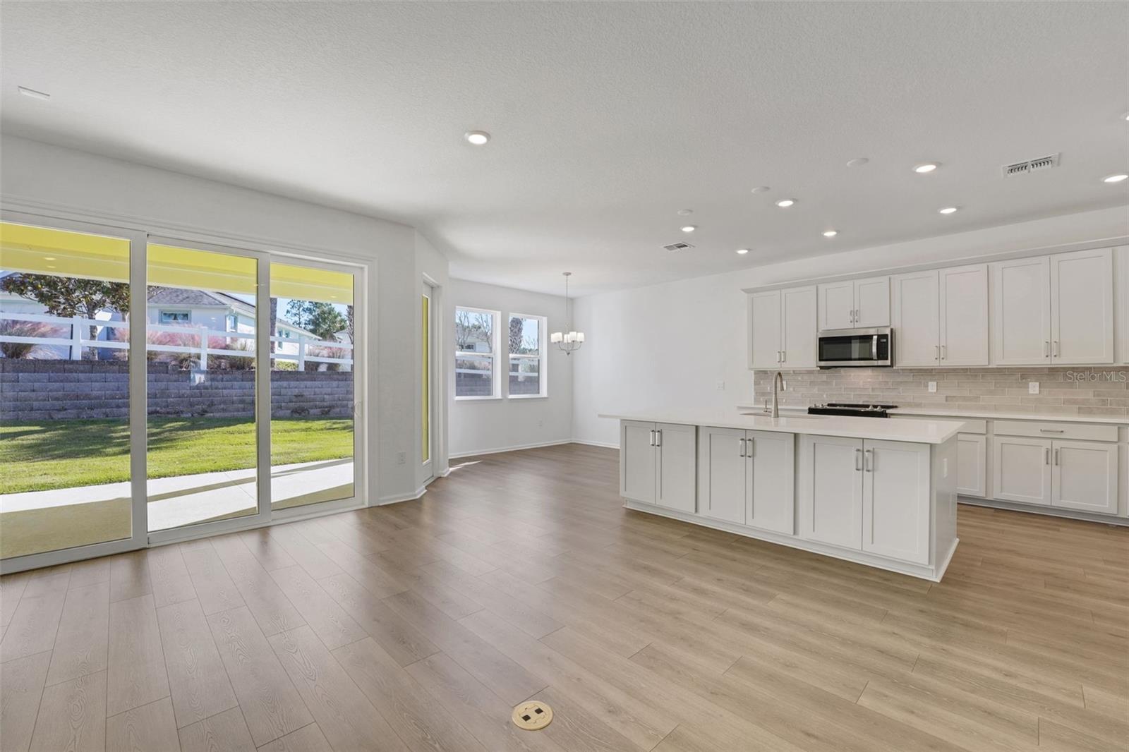 991 FIESTA KEY CIR, LADY LAKE, FL, 32159